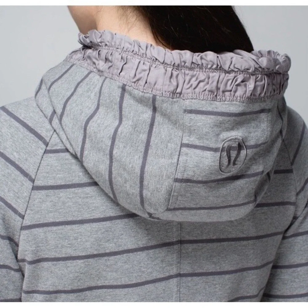 LULULEMON CAYMAN STRIPE HEATHERED GREY MOVEMENT JACKET Size 8